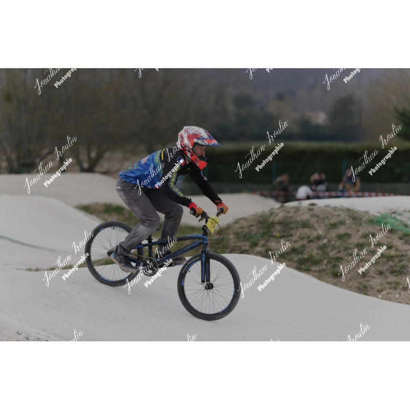 2025-03-15_18-04-12_JI_L0131_ps