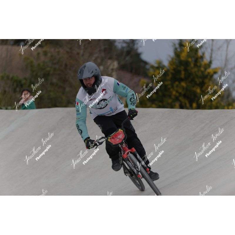 2025-03-15_18-04-24_JI_L0143_ps