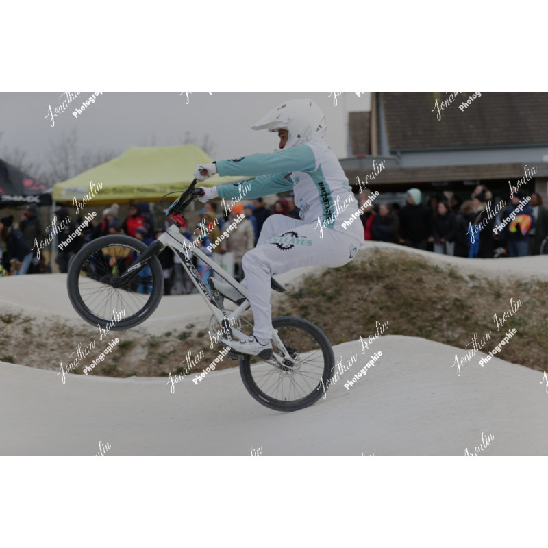 2025-03-15_18-13-52_JI_L0277_ps