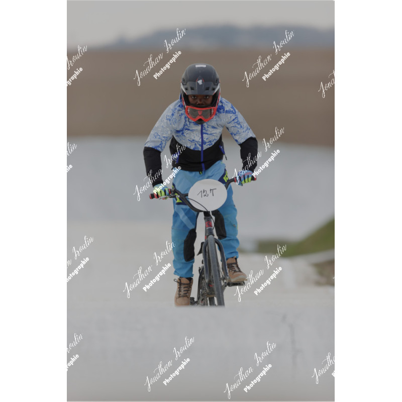 2025-03-15_17-24-04_JI_L0168_ps